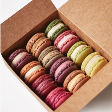 Dulciuri - Macarons în Cutie (12 buc)