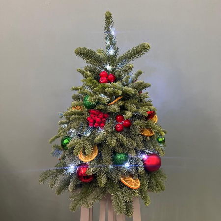 Brad Natural cu Globuri Colorate și Luminițe [1]