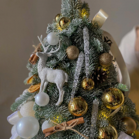 Brad de Crăciun din Nobilis cu Globuri și Accesorii de Sezon [4]