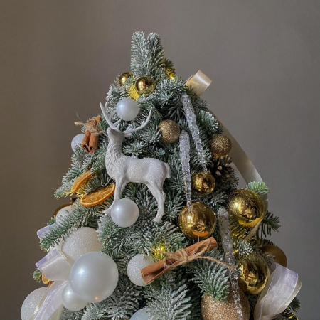 Brad de Crăciun din Nobilis cu Globuri și Accesorii de Sezon [5]