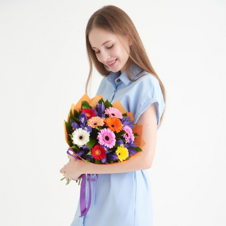 Buchet din Mini-Gerbere și Iriși de Sf. Andrei [1]