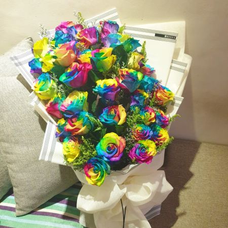 Buchete din Trandafiri - Buchet din 33 Trandafiri Rainbow