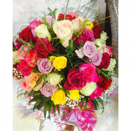 Valentine's Day - Buchet din 41 Trandafiri Multicolori Botoșani