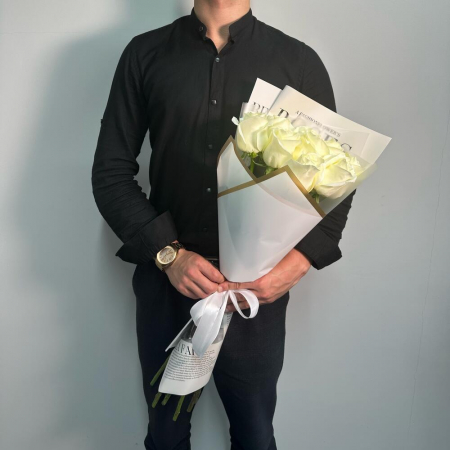 Buchet din 9 Trandafiri Albi [2]