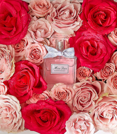 Cutie Elegantă cu Flori și Parfum Miss Dior [1]
