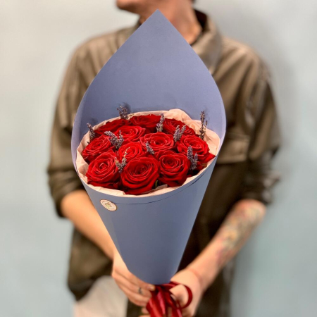 Buchet din Trandafiri Roșii cu Lavandă [2]