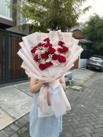 Buchete din Flori Mixte - Buchet Mix din 25 Trandafiri Roșii și Roz Pal