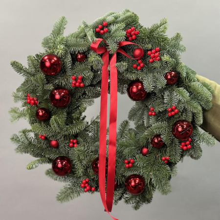 Coroniță din Brad cu Globuri și Ilex Roșu [1]