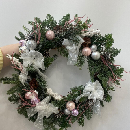 Coronițe de Crăciun - Coroniță Nobilis cu Globuri și Decor