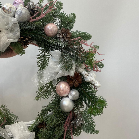 Coroniță Nobilis cu Globuri și Decor [4]