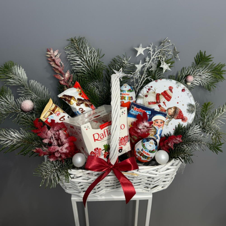 Coșuri de Anul Nou - Coș de Anul Nou cu Dulciuri, Ciocolată Kinder și Fursecuri