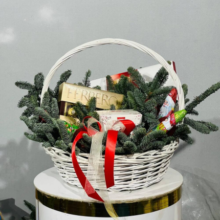 Coș de Crăciun cu Raffaello, Ferrero Rocher și Merci [1]