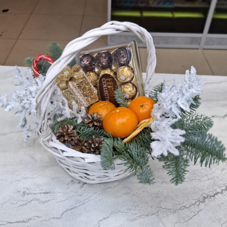 Coș de Crăciun cu Mandarine, Conuri și Ferrero [2]