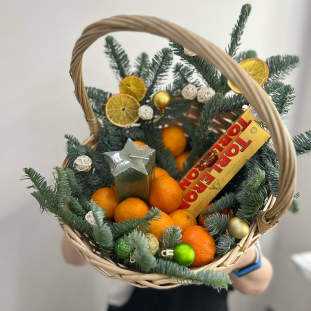 Coșuri de Crăciun - Coș cadou de Anul Nou cu Toblerone și Mandarine