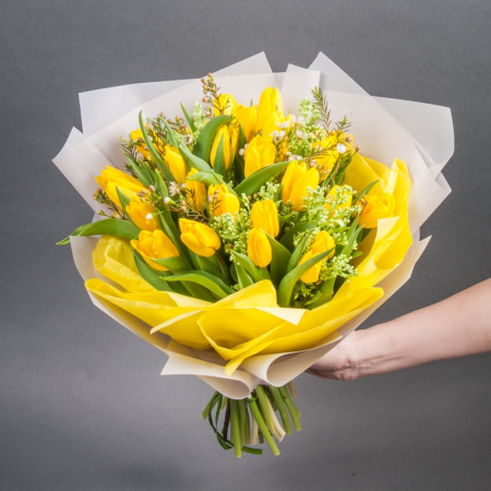 Buchete din Lalele - Buchet „Soare” din Lalele Galbene și Solidago
