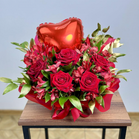 Aranjament din Trandafiri și Alstroemeria cu Balon Inimă [2]