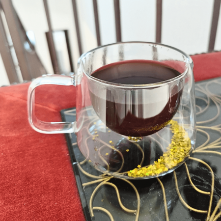 Căni și Fierbătoare - Cană din Sticlă cu Perete Dublu, 180ml – Design Elegant cu Confetti în Interior