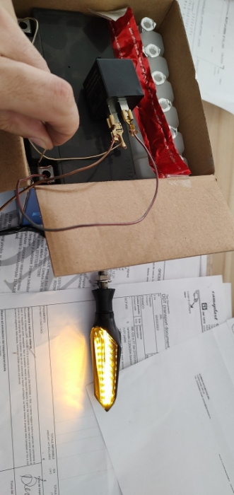 Releu electric led 3 PINI pentru semnalizare auto/moto [7]