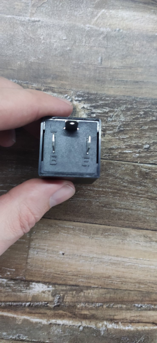 Releu electric led 3 PINI pentru semnalizare auto/moto [8]