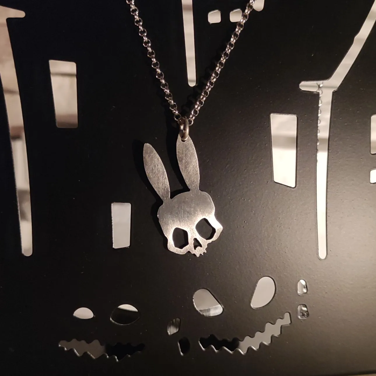 Pandantiv din argint iepuras zombie, Bunny Darko [2]