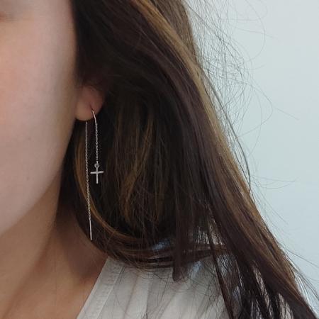 Cercei lant cu charm cruciulita, argint 925 placat cu platina [1]