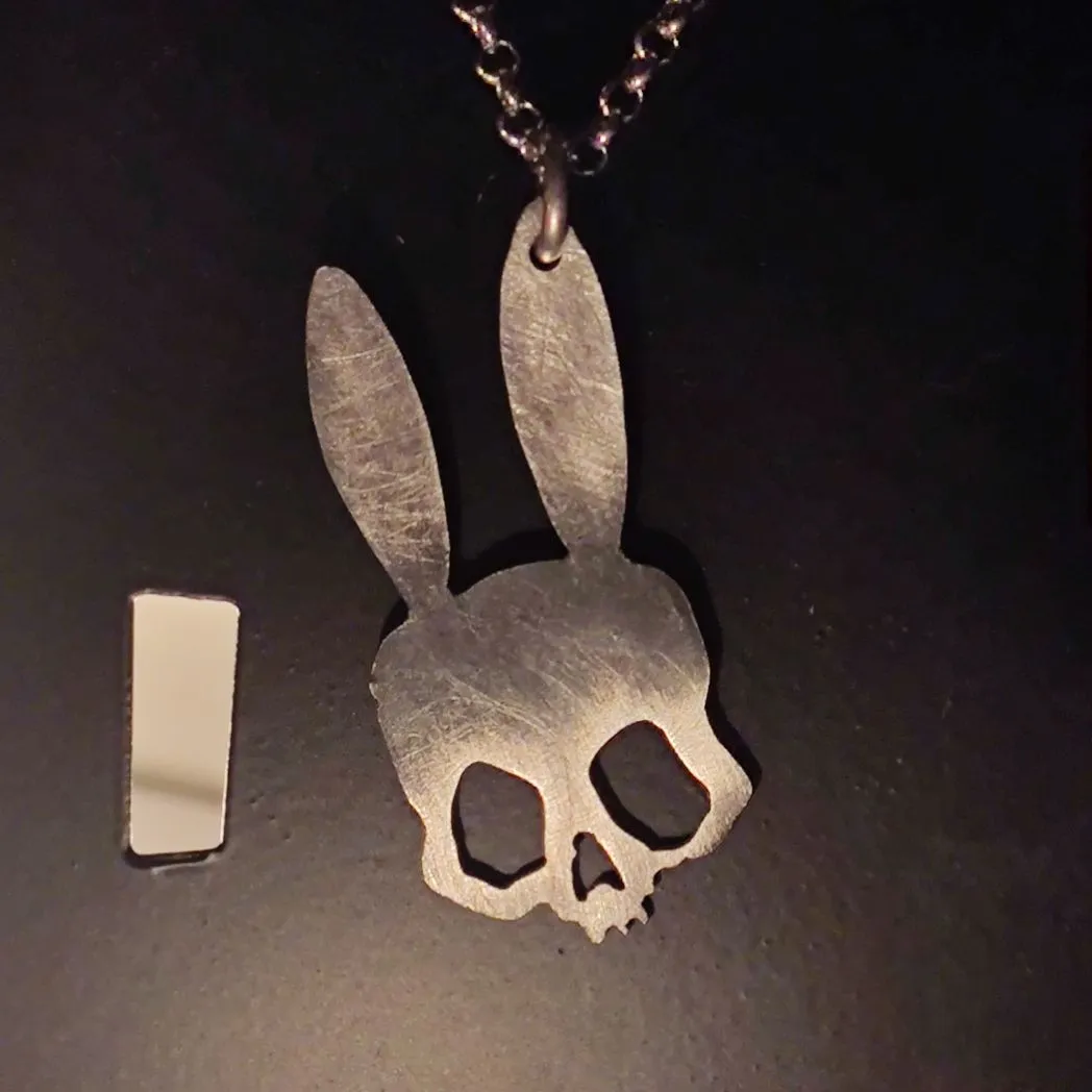 Halloween - Pandantiv din argint iepuras zombie, Bunny Darko