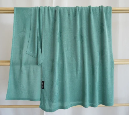 Paturica Bebelus Bambus 100% - 130x170cm - Bunny Salvie [1]