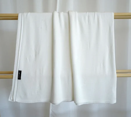 Paturica Bebelus Bambus 100% - 130x170cm - Bunny Coconut [1]