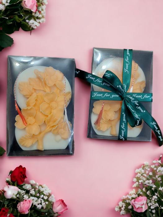 Lumânare decorativă - ”8 Martie”, cu parfum de Frezie [5]