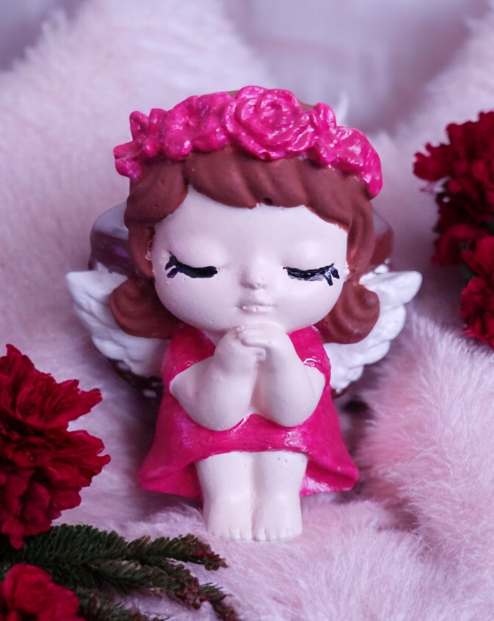 Lumânare parfumată "Angel", în vas ceramic, model FETIȚĂ ÎNGERAȘ ȘI COS ÎMPLETIT [4]