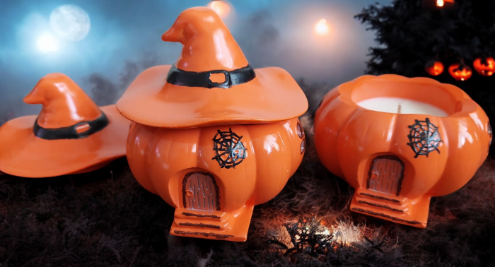 Lumânare parfumată "Pumpkin Spice Latte", în vas ceramic, model CĂSUȚA VRĂJITOAREI [6]