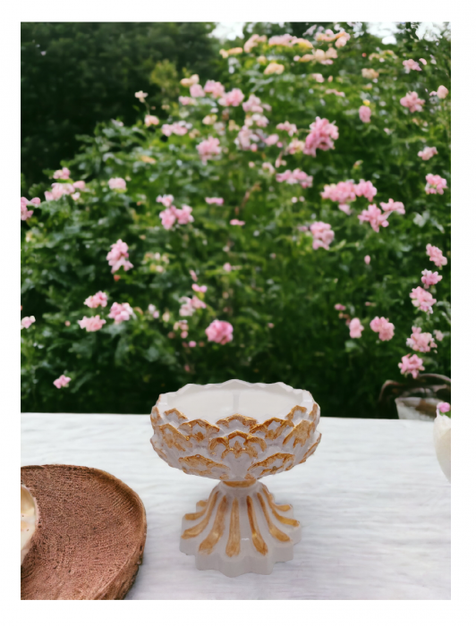 Lumânare parfumată în vas ceramic "Vază cu picior" [7]