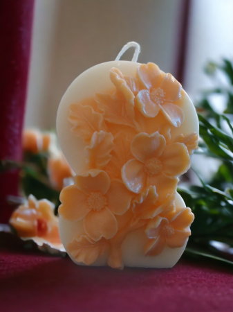 Lumânări decorative - Lumânare decorativă - ”8 Martie”, cu parfum de Frezie