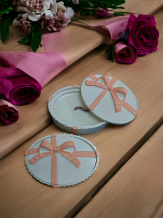 Lumânare parfumată în vas ceramic "CADOU”, Frezie [2]
