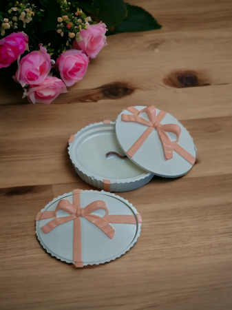 Lumânare parfumată în vas ceramic "CADOU”, Frezie [5]