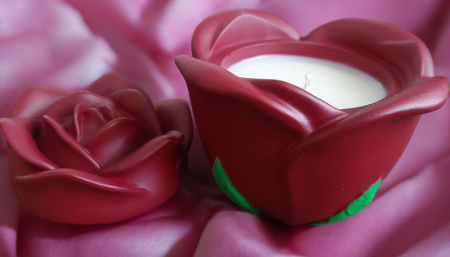 Lumânare parfumată "J'Adore", în vas ceramic, model TRANDAFIR [3]
