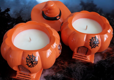 Lumânare parfumată "Pumpkin Spice Latte", în vas ceramic, model CĂSUȚA VRĂJITOAREI [4]
