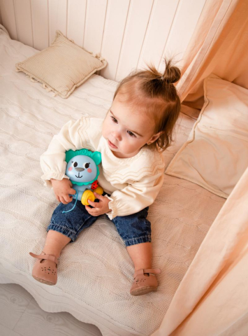 LAMA, JUCARIE DE TRAS [6]