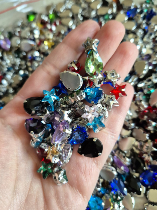 Mix strasuri defecte lacrima 10x14mm si stea 10mm [2]