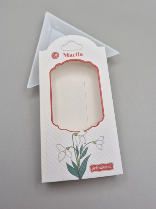 Cutie martisor 8.2x4.6x0.7cm [1]