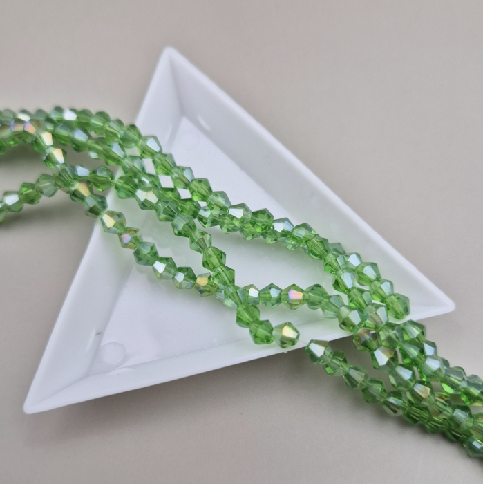 Margele 4mm biconice verde AB [1]