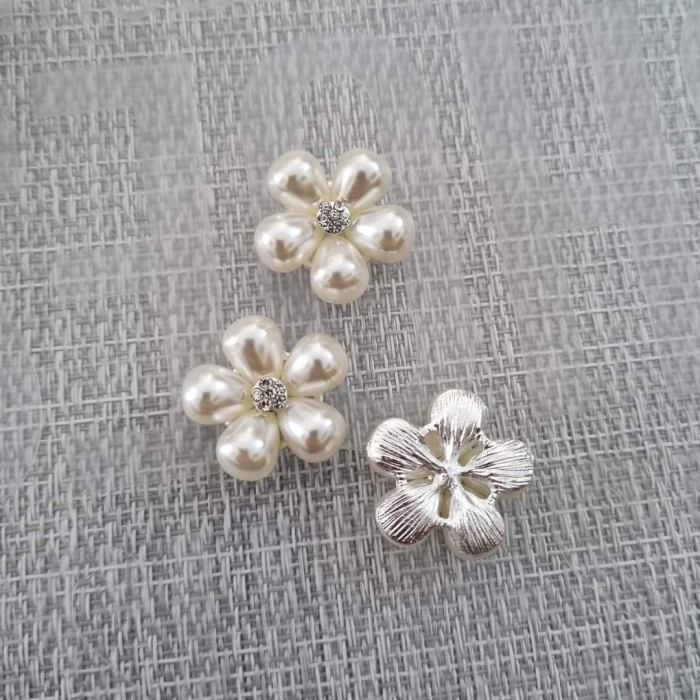 Accesoriu metalic Floare perle 2.2cm [1]