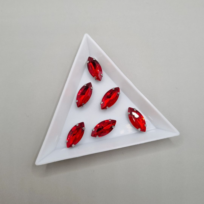 Stras Frunza Rosu deschis 7x15mm [1]