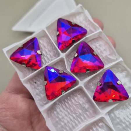 Strasuri Patrate/ Triunghi/ Dreptunghi - Stras 18mm triunghi fucsia  RB