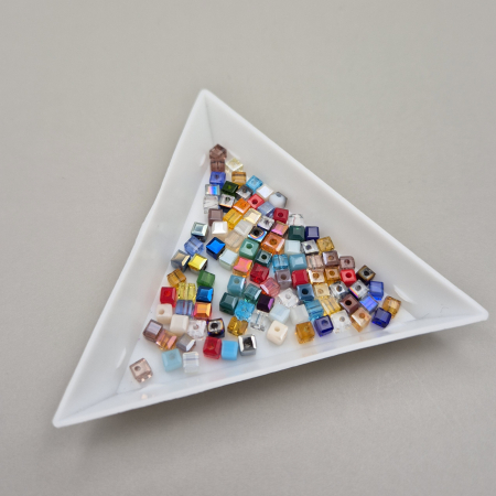 Alte forme - Margele cub 3mm mix