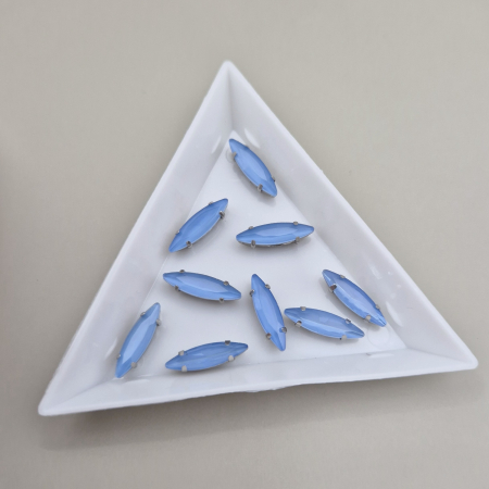 Strasuri - culori speciale - toate formele - Stras 4x15mm frunza lt safir jelly