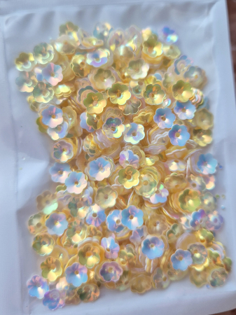 Alb - Paiete floare cupa 6mm mix alb/topaz AB