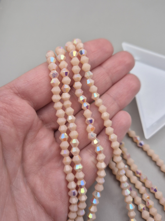 Ivoire - Margele biconice 4mm crem AB