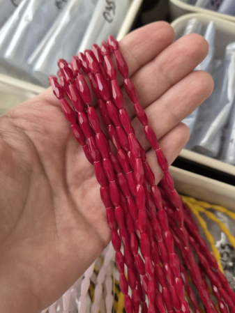 Margele Lacrima - Sirag margele lacrima 4x9mm rosu inchis ~60 bucati