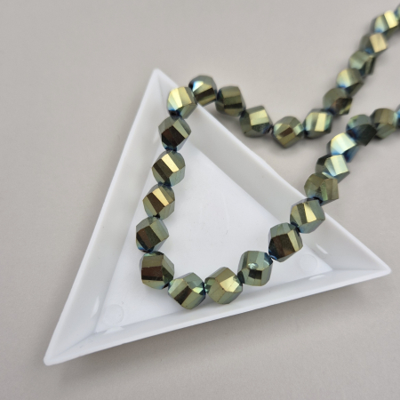 Alte forme - Margele fatetate 8mm verde metalizat